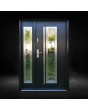Dunkle anthrazitfarbene Stahl-Haustür mit Glas
