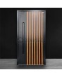 Schwarze Aluminium-Außentür mit vertikalen Lamellen aus Aluminiumprofilen