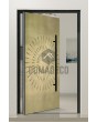 Drehtür mit gelber Messingstruktur aus gefrästem Metall