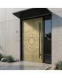 Haustür mit goldener Struktur aus gefrästem Metall