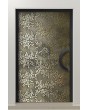 PIVOT M28 – Aluminium-Drehtür mit Messingstruktur aus gefrästem Metall