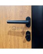 LIM RAIL6 double - Aluminium-Doppelflügeltür mit schwarzen Vertikal-Lamellen aus Aluminiumprofilen