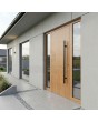LIM W312 – Eingangstür in Golden Oak mit Glaselementen links und rechts